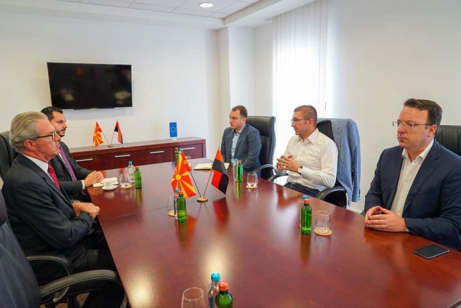Мицкоски и делегацја на ВМРО-ДПМНЕ на средба со амбасадорот на ОБСЕ во Македонија