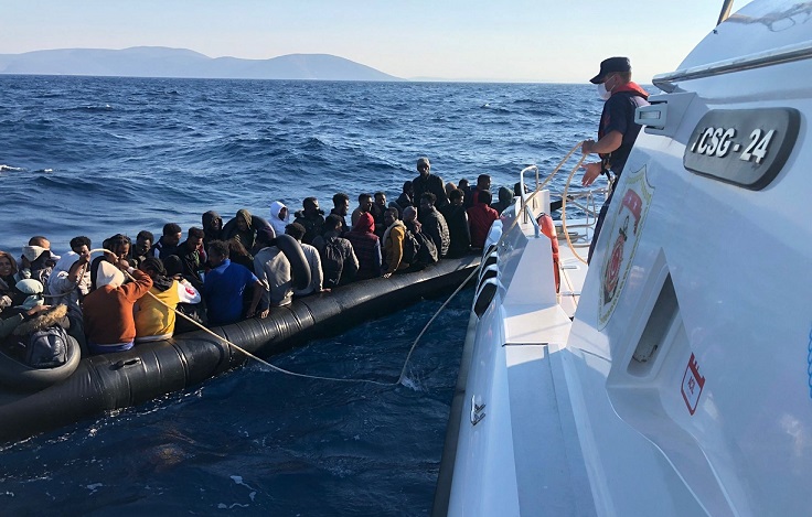 Грчката крајбрежна служба демантира дека оставила десетици мигранти да умрат во турските територијални води