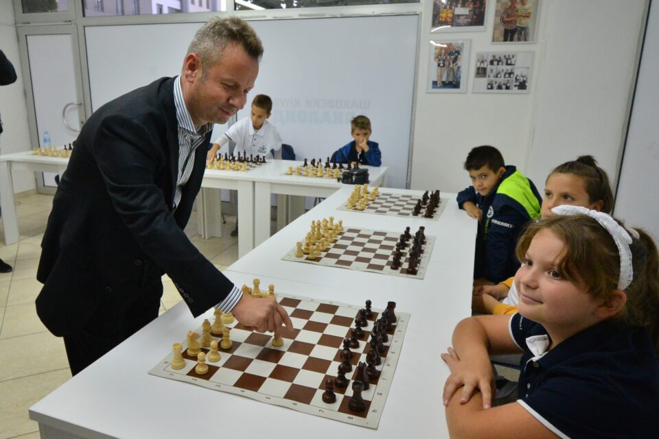 „Алкалоид“ опреми ново, модерно катче за шаховска едукација и за турнири за најмладите шахисти