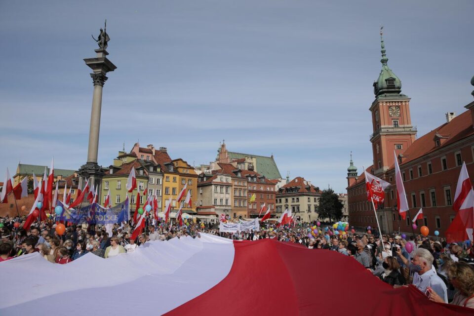 Полска утврди дека Германија ѝ должи 1.3 трилиони евра отштета за Втората светска војна