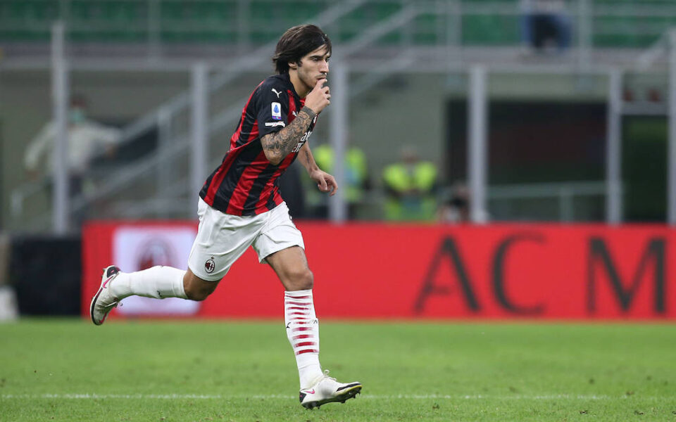 Милан го продолжи договорот со Тонали, кој добива повеќе од двојно поголема плата