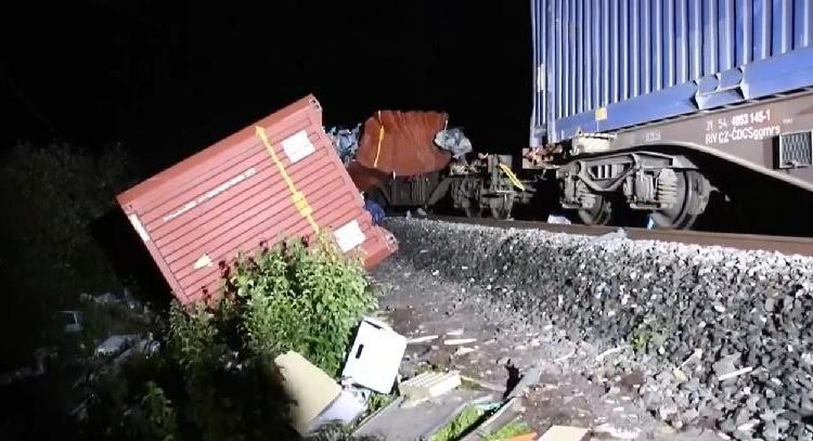 Тројца загинаа, а 11 се повредени во директен судир меѓу два воза во Хрватска