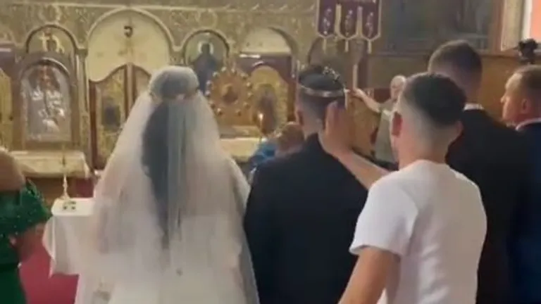 „Со вакви пријатели, не ти требаат непријатели“: Идиот го удира зетот по глава сред венчавка во црква