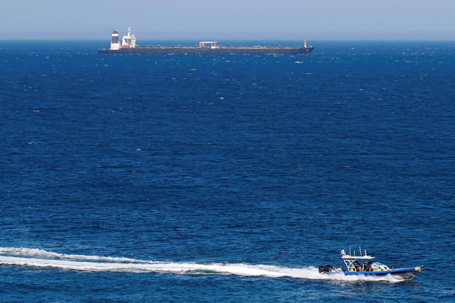 Продолжуваат тензиите меѓу Грција и Турција: Грчката стража пукаше врз „сомнителен“ турски товарен брод