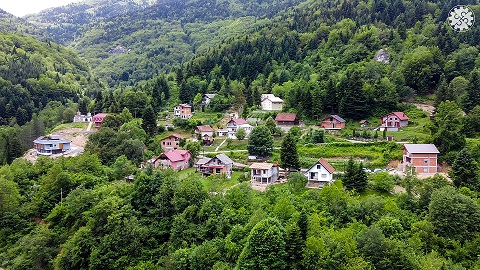 ДКСК отвори предмет за дивоградбите во Трница: Функционери, моќници и јавни личности диво изградиле цела викенд населба