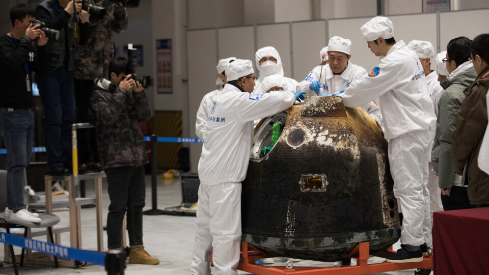 Кинеските научници на Месечината го нашле горивото на иднината