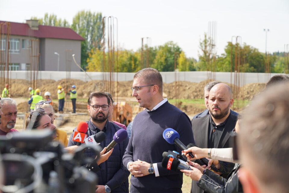 Мицкоски од Бутел: Градоначалниците од ВМРО-ДПМНЕ продолжуваат да градат, додека владата на СДС и ДУИ продолжува да краде, тоа е разликата