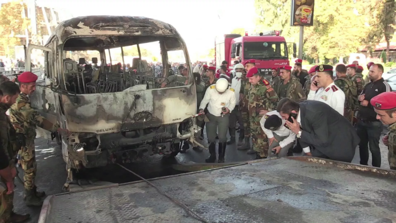 Најмалку 17 загинати при експлозија во воен автобус во Сирија