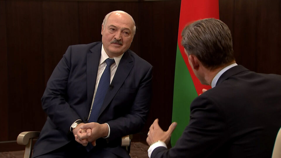 Лукашенко: Ако сакаат САД и ВБ, конфликтот во Украина може да биде решен за една недела