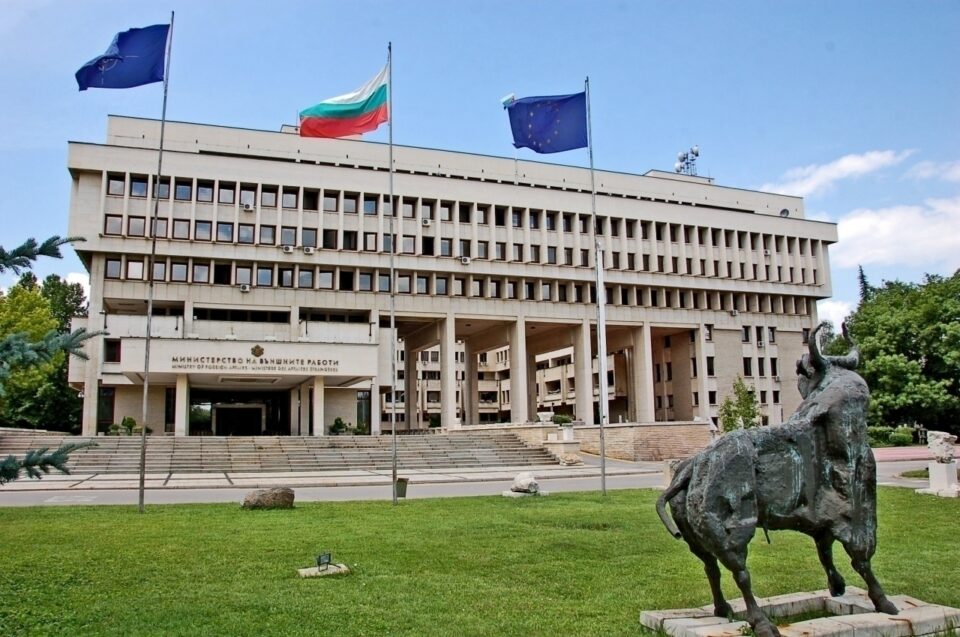Во бугарското МНР почнаа штрајк со барање за зголемување на платите