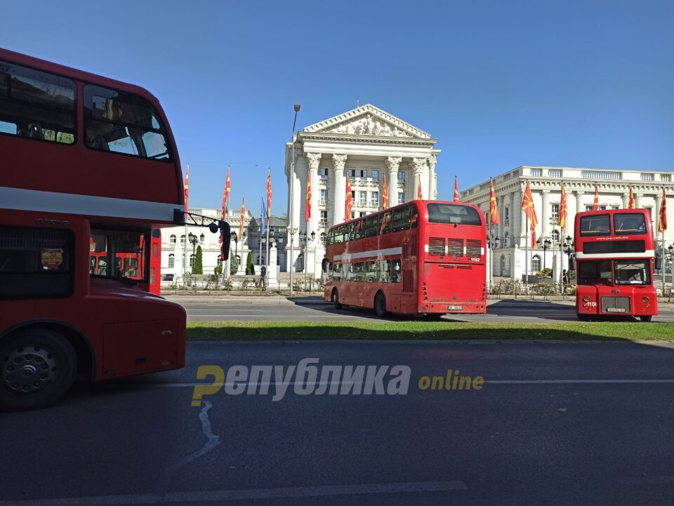 Владата се вклучува во решавањето на проблемот со јавниот превоз, закажана итна седница за 14 часот