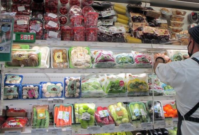 Грција ги замрзнува цените на 50 основни производи по сите супермаркети