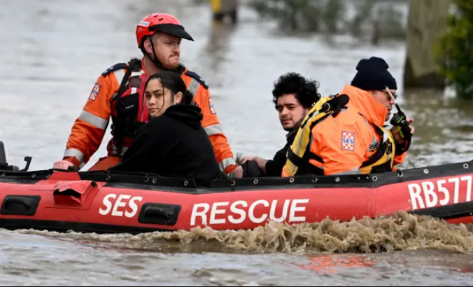 Евакуација во Мелбурн поради интензивни дождови и поплави