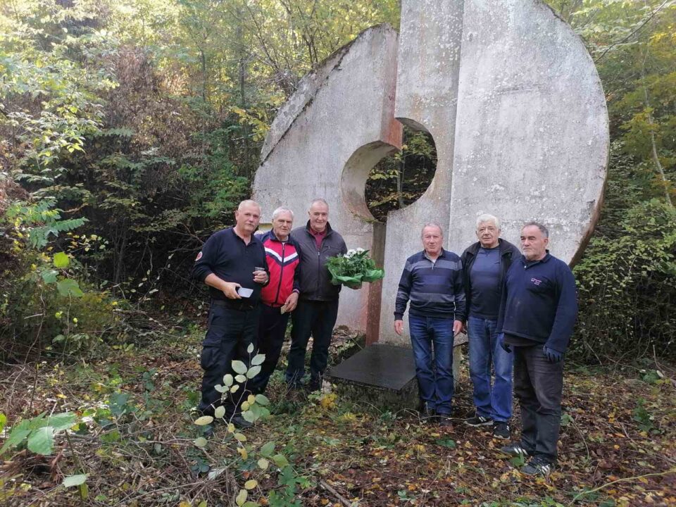 Исчистен запуштениот и заборавен споменик од НОБ во Општина Липково