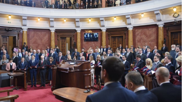 Изгласана новата влада на Србија на чело со Брнабиќ