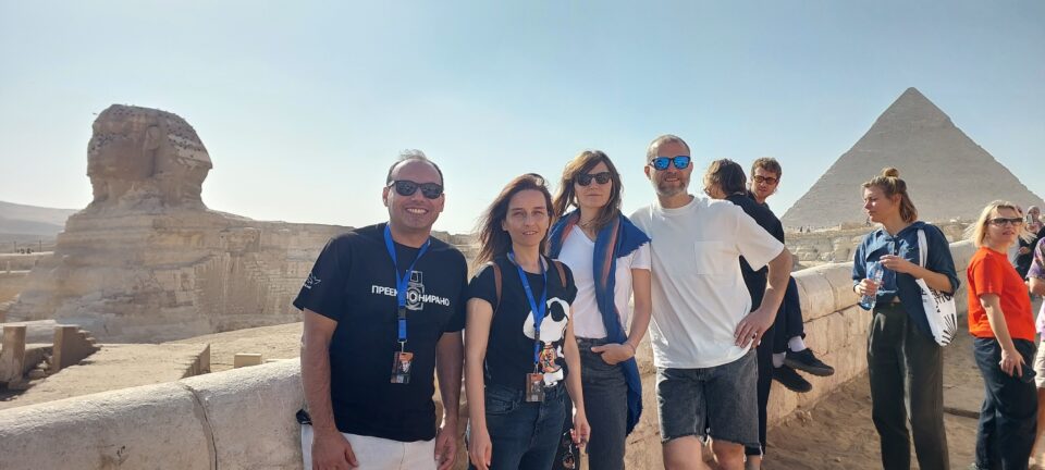 Екипата на „Преекспонирано“ на светска премиера во Каиро