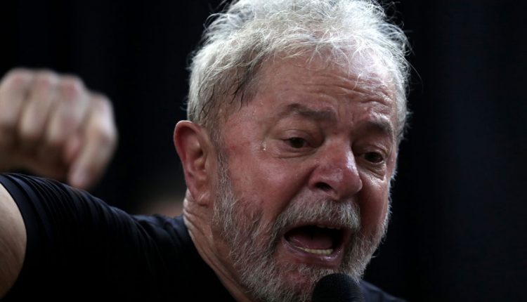На претседателот на Бразил му оперирале преканцерогени полипи на гласните жици