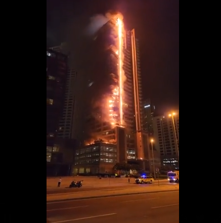 Пожар во Дубаи: Гори највисоката зграда на светот