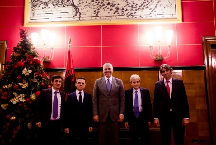 Средба на албанските лидери со Рама во Тирана за спас на фотелјата на Ковачевски