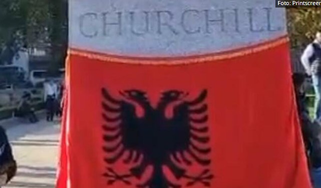 Командант Черчили: Албанците ставија знаме со двоглав орел на споменикот на славниот британски премиер