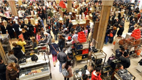 Европските трговци се надеваат дека „црн петок“ ќе ја спаси лошата божиќна сезона