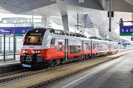 Поради штрајкот во прекин железнички сообраќај во Австрија