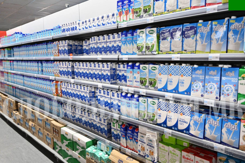 Ланец маркети повлекува млеко од продажба во Македонија: Ако сте го купиле, вратете го, парите ќе ви бидат рефундирани