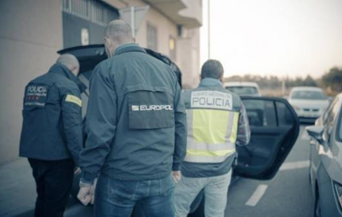 На Балканот уапсени 382 лица: Европол апсеше осомничени за трговија со дрога, оружје и луѓе