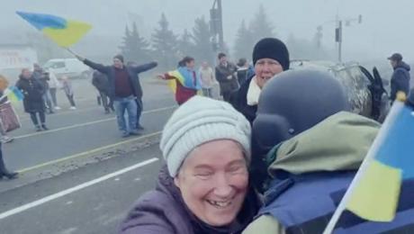 Се слави во ослободениот Херсон: Русите исчезнаа преку ноќ