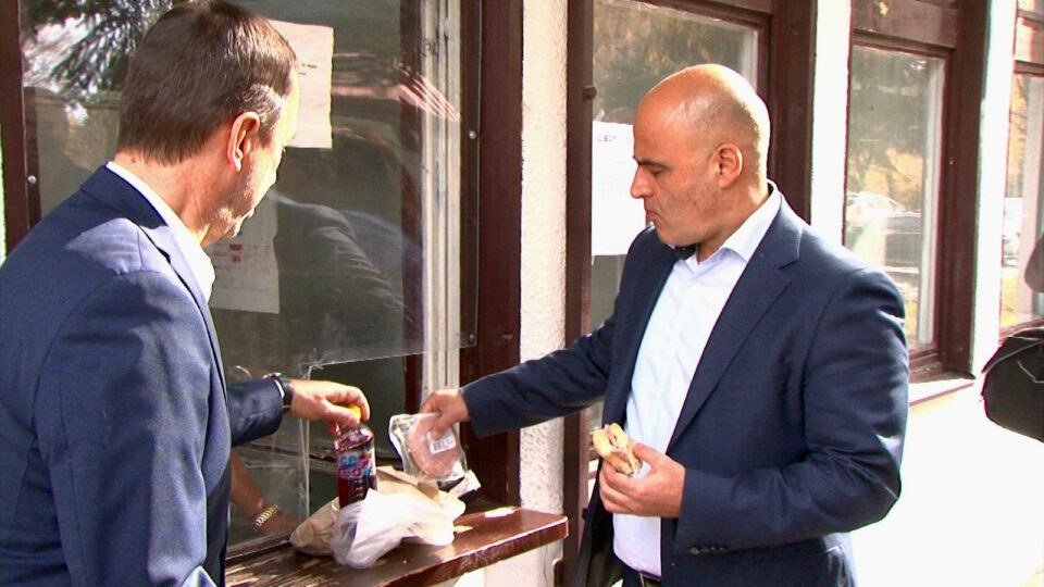 Божиновски: Зато премиерчето се греби за сендвичи по мензи…