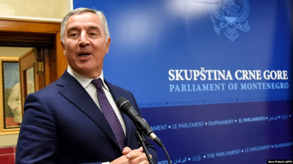 Бошњаците и Албанците го поддржаа Ѓукановиќ во трката за нов претседателски мандат