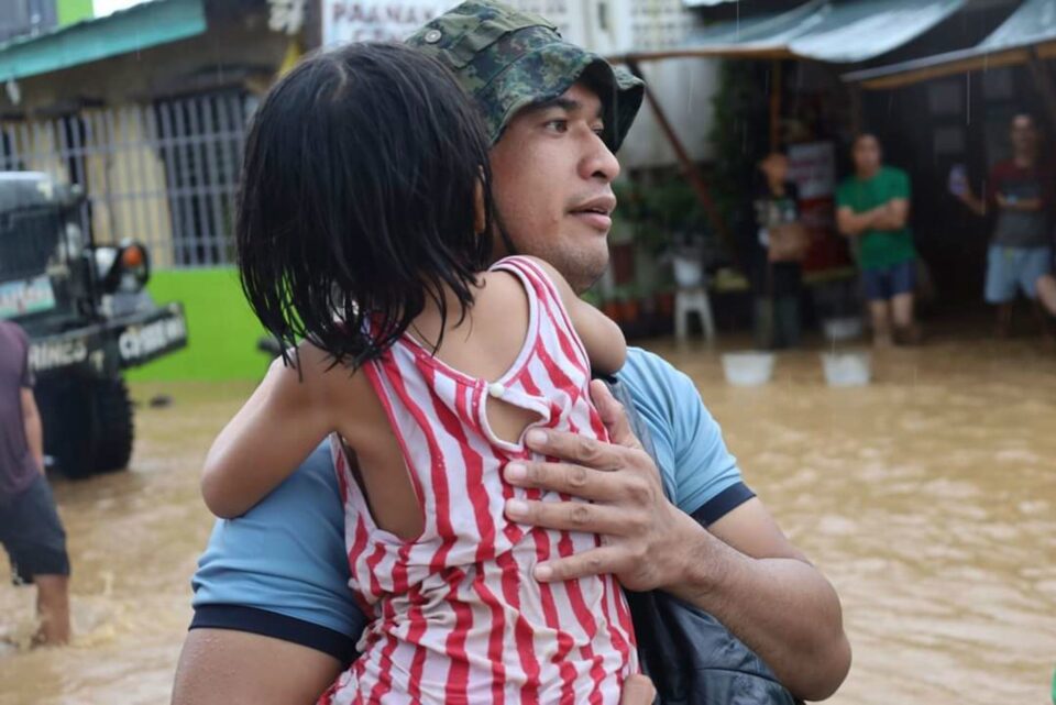Најмалку 156 лица загинале во бурата Налге на Филипините, погодени од невремето над 4,5 милиони луѓе