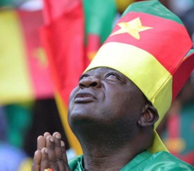 Еве зошто Србија не победи: Камерунски навивач фрли магија