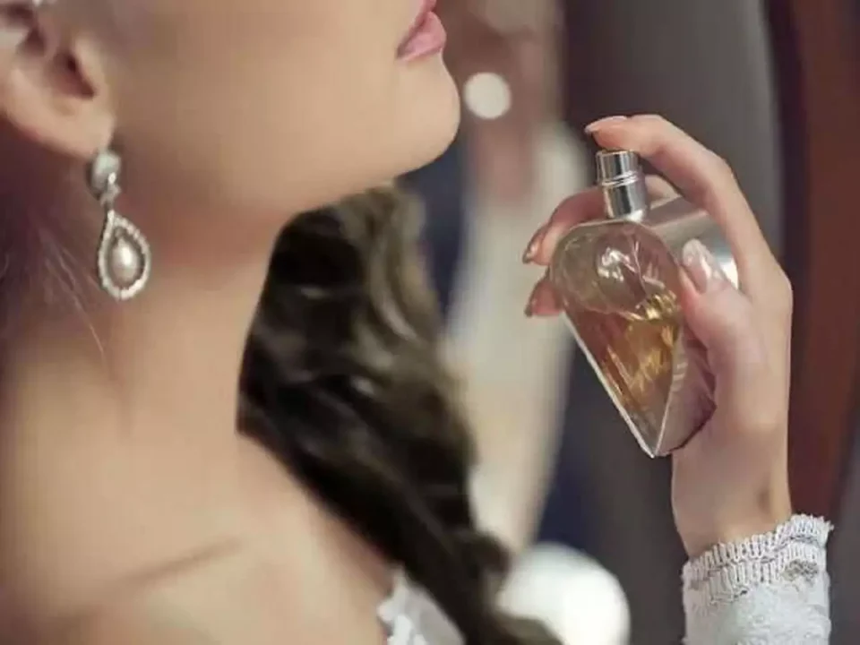 Вечна класика: 10 женски парфеми кои никогаш нема да излезат од мода