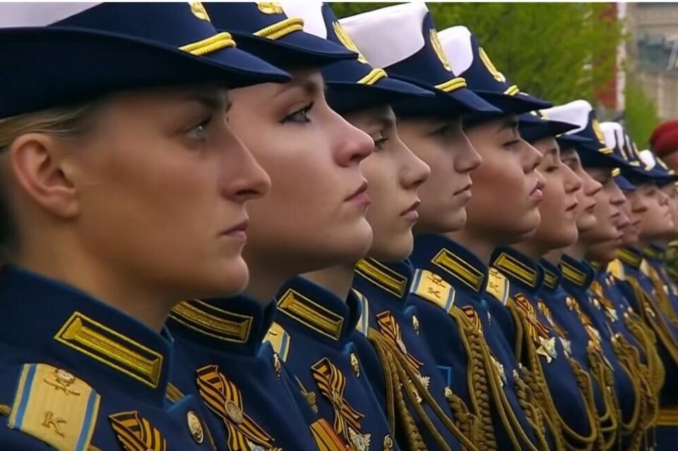 Изгледаат како супермодели, а ги нарекуваат Путинови ангели на смртта: 16 девојки, војни пилоти, влегуваат во војна со Украина