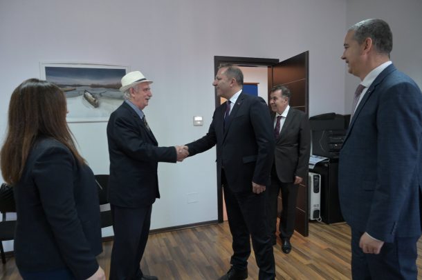 Спасовски во Тирана се сретна со претставници на македонските здруженија во Албанија