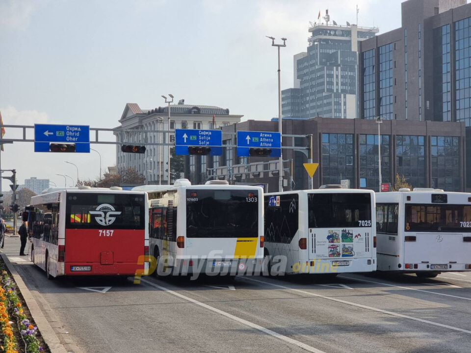 Приватните превозници со 200 автобуси ќе го блокираат сообраќајот ако до петок не им се исплати долгот