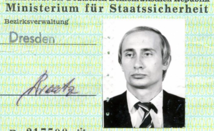 Протекоа информации од младоста на Путин: Објавени документи за операција во која учествувал како агент на КГБ