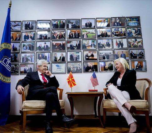 Ахмети не го извади албанското знаме пред американската амбасадорка