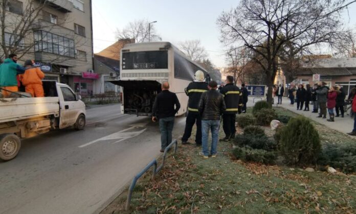 Се запали автобус кој возел од Куманово за Скопје