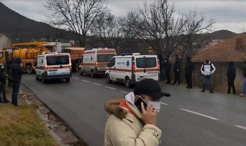 Блокади на Косово, полицијата распоредена на Јариње не дозволува влез во земјата
