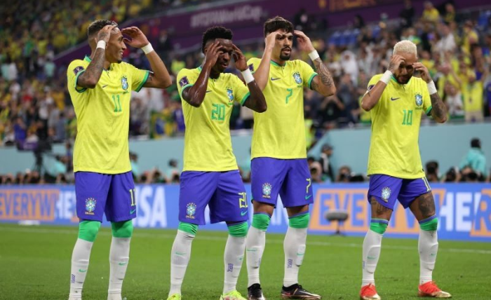 Моќниот Бразил лесно до четвртфинале на СП