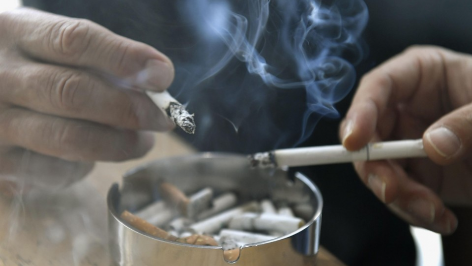 Свесно и со знаење на власта: Се трујат корисниците на тутун