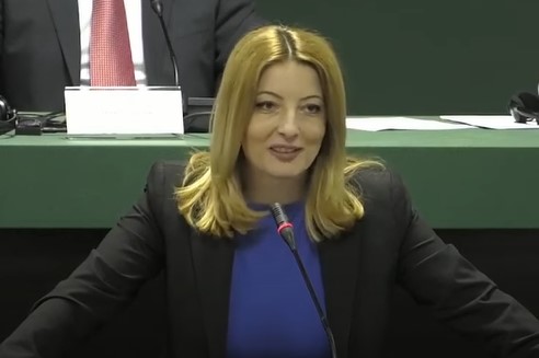 Данела Арсовска со недостоен речник: Советниците ги нарече „уличари“