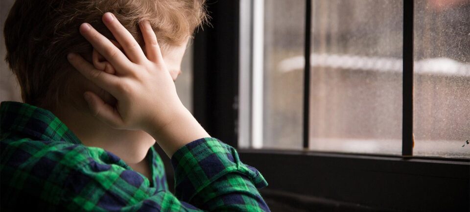 Звукот од петарди предизвикува трауми кај децата со аутизам и потешкотии во развојот