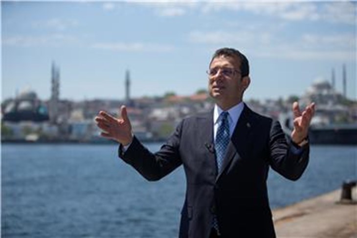 Градоначалникот на Истанбул осуден на затворска казна