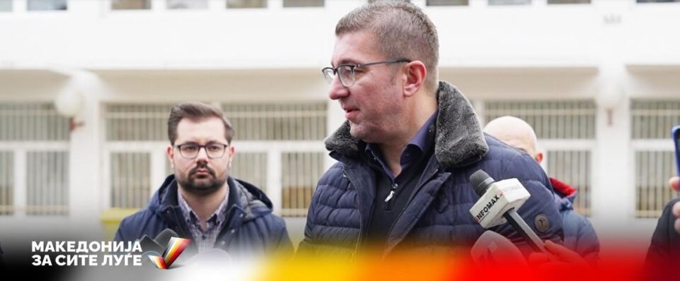 Во живо: Мицкоски во посета на Бутел, се пушта во употреба спортско рекреативен центар „Македонија“