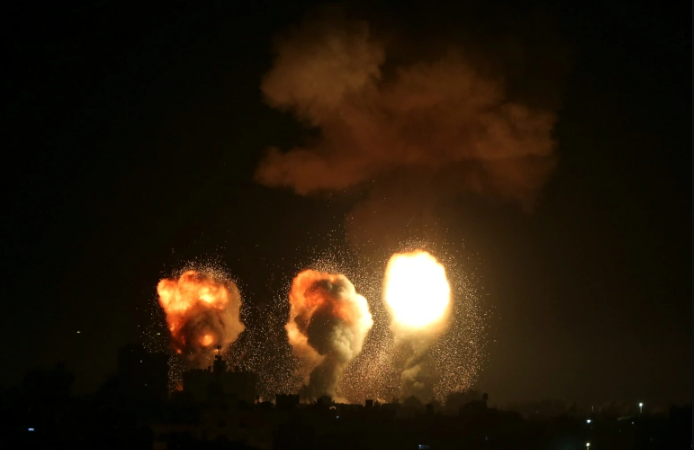 Уништени погон за производство ракети и тунел на Хамас: Израелски воздушни напади во Појасот Газа