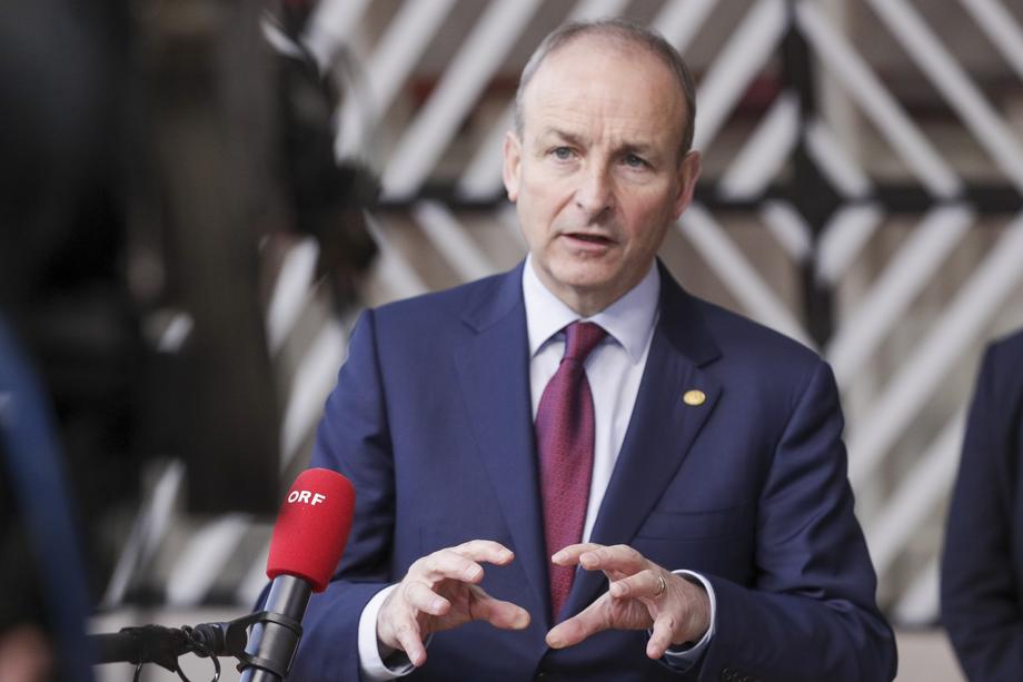 Ирскиот премиер поднесе оставка