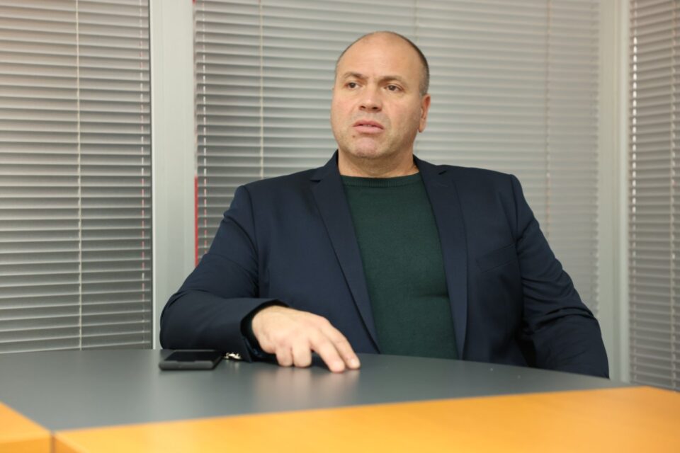 Димитриевски следниот месец ја почнува иницијативата за формирање на партија